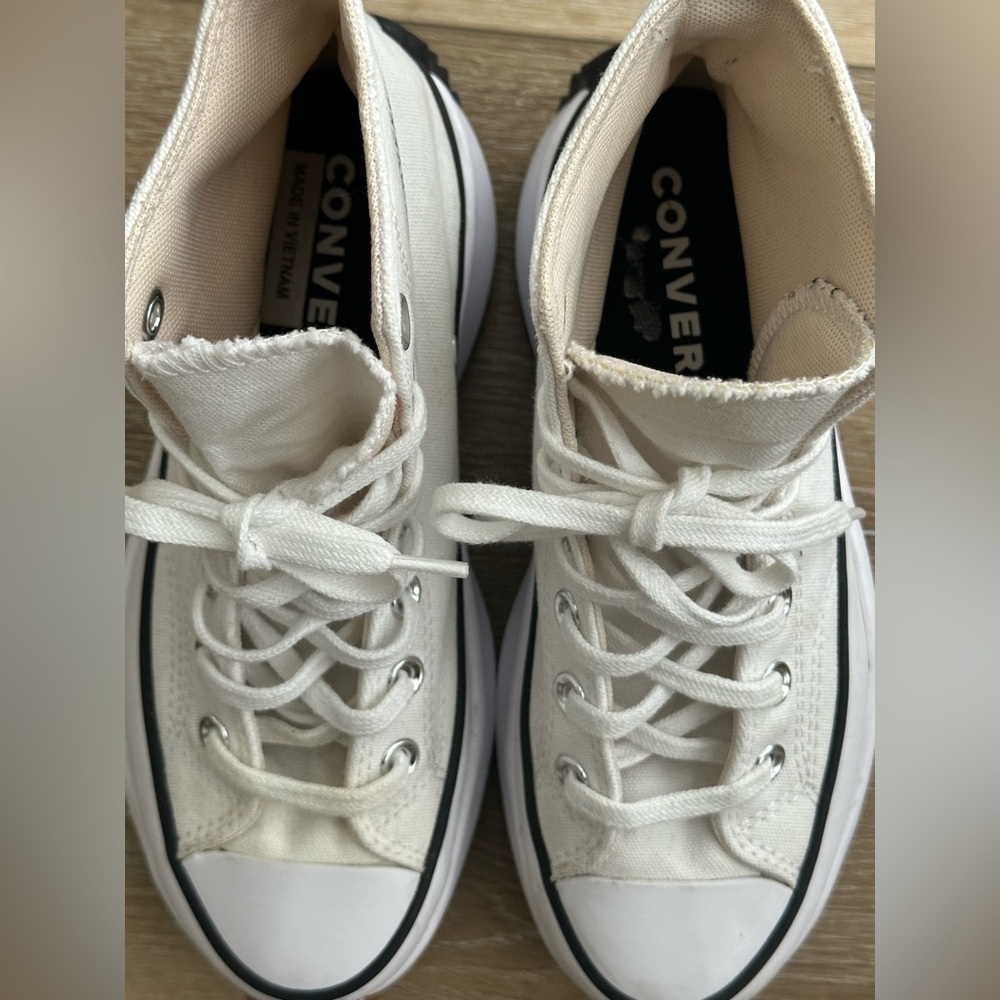 Converse - Picture 8 of 9